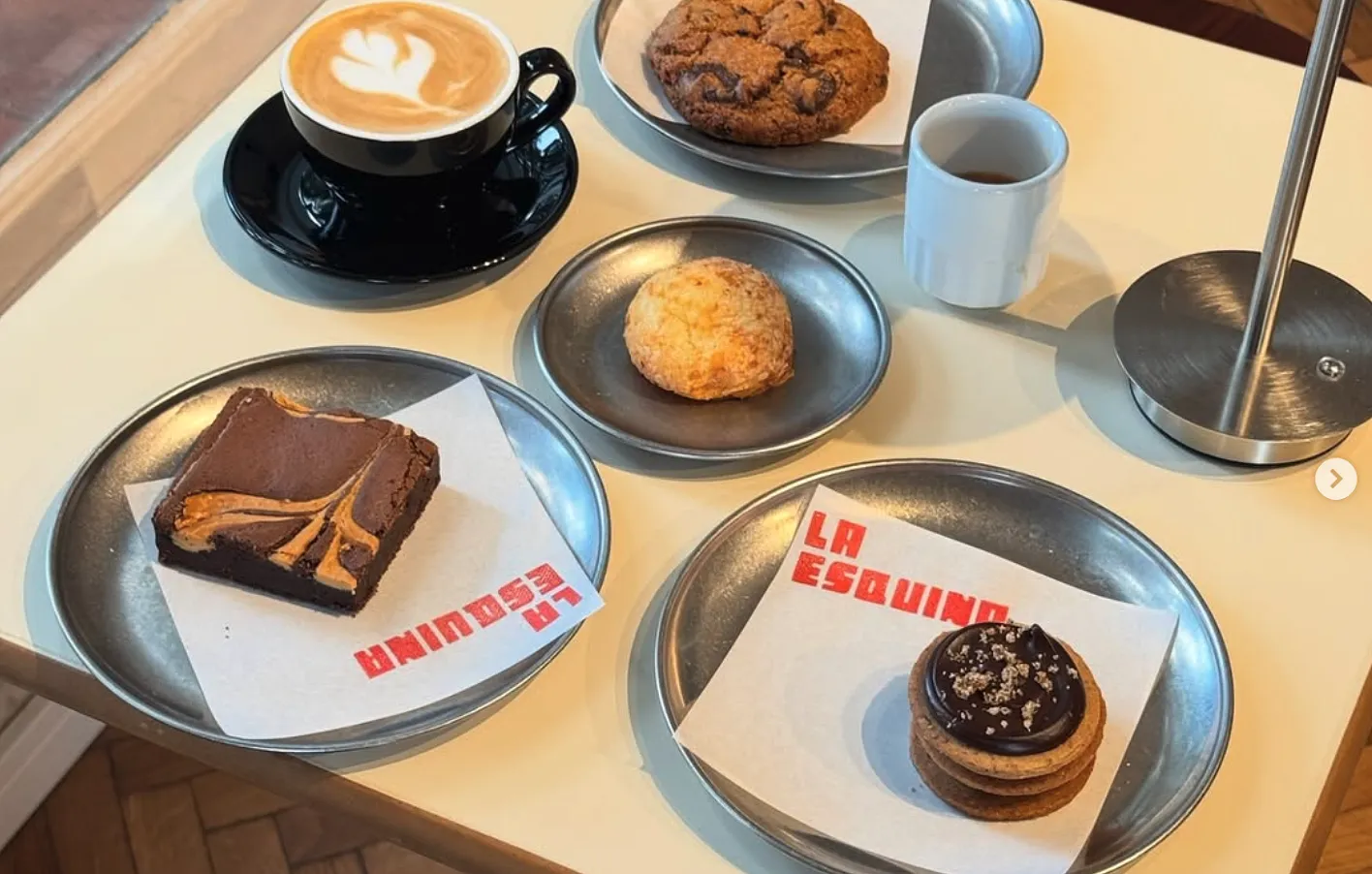 La Esquina Café